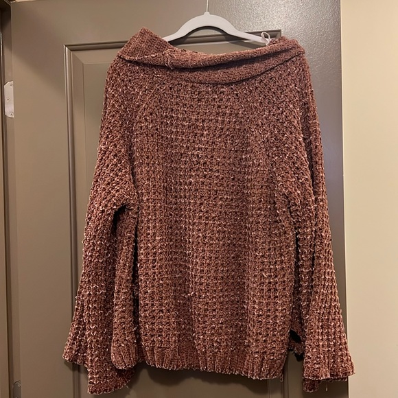 Super soft Brown Sweater - Picture 1 of 4